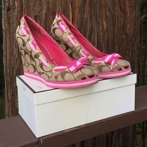 COACH Monogram Tena Khaki Pink Fuchsia Wedge heels